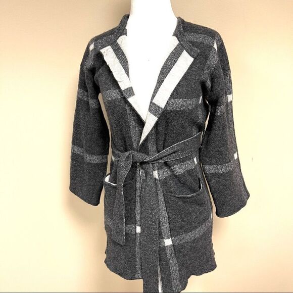 Banana Republic grey wool blend windowpane wrap jacket.  XXS - Picture 2 of 8